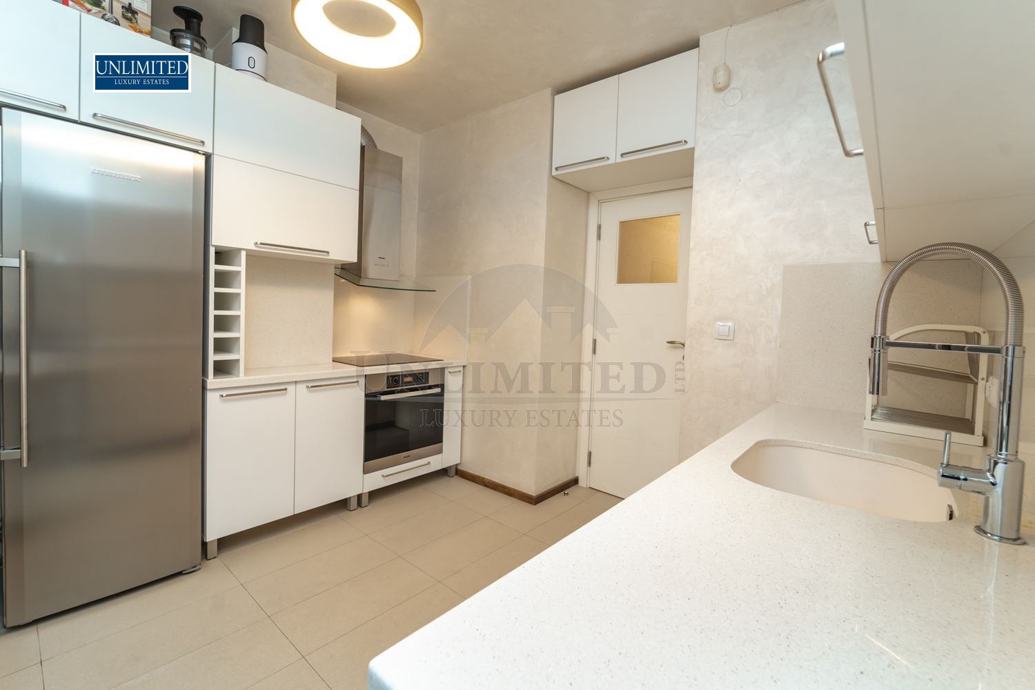 Дава под наем 2-СТАЕН, гр. София, Център, снимка 6 - Апартаменти - 53858891