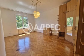 3+ bedroom Oborishte, Sofia 3