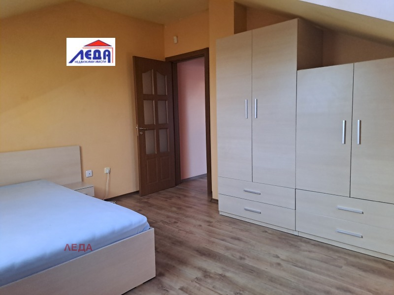 Дава под наем  2 slaapkamers Pleven , Idealen tsentar , 80 кв.м | 11463620