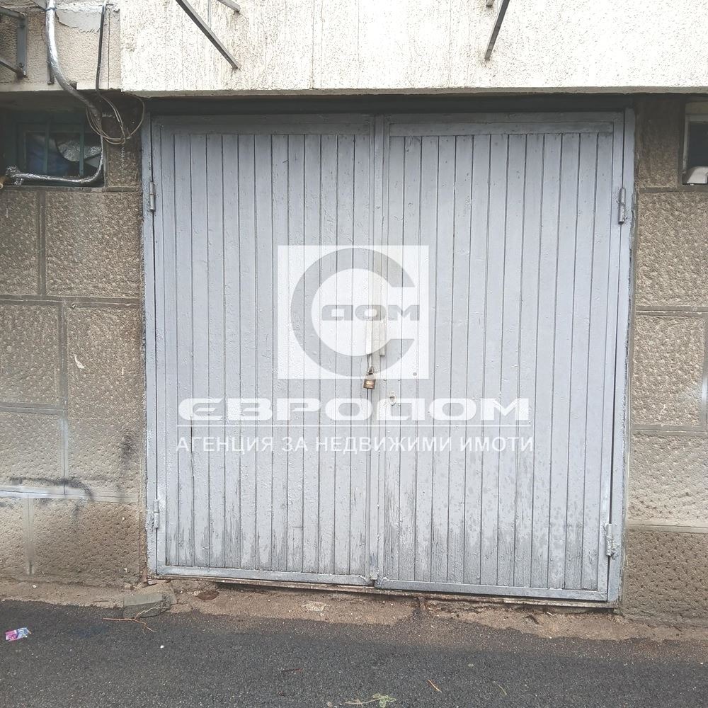 Дава под наем ГАРАЖ, ПАРКОМЯСТО, гр. Стара Загора, Три чучура - юг, снимка 2 - Гаражи и паркоместа - 53627295