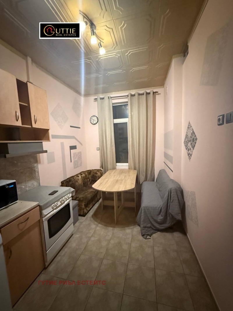 Дава под наем ЕТАЖ ОТ КЪЩА, гр. София, Център, снимка 3 - Етаж от къща - 53591236