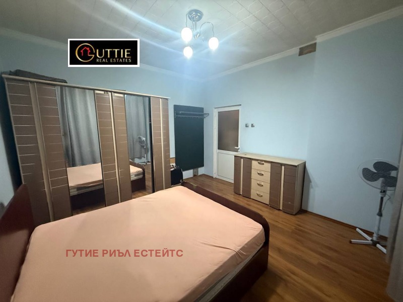 Дава под наем ЕТАЖ ОТ КЪЩА, гр. София, Център, снимка 6 - Етаж от къща - 53591236