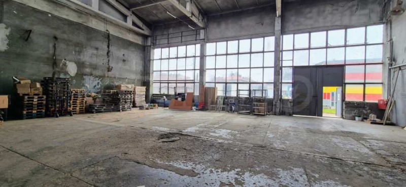 Дава под наем СКЛАД, гр. Севлиево, област Габрово, снимка 8 - Складове - 53512011