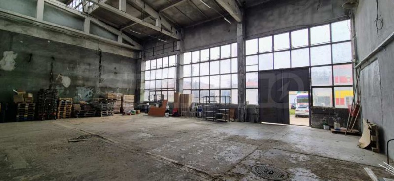 Дава под наем СКЛАД, гр. Севлиево, област Габрово, снимка 5 - Складове - 53512011