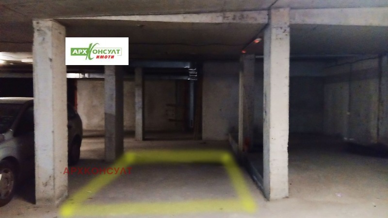 Издаје се  Паркинг простор Софија , Центар , 18 м2 | 68118503 - слика [3]