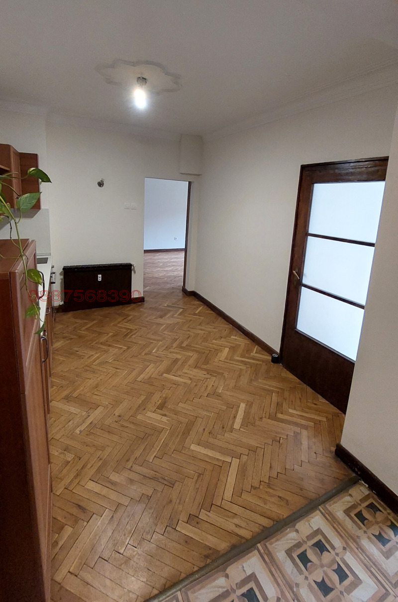 De inchiriat  Birou Sofia , Țentâr , 110 mp | 63124042 - imagine [13]