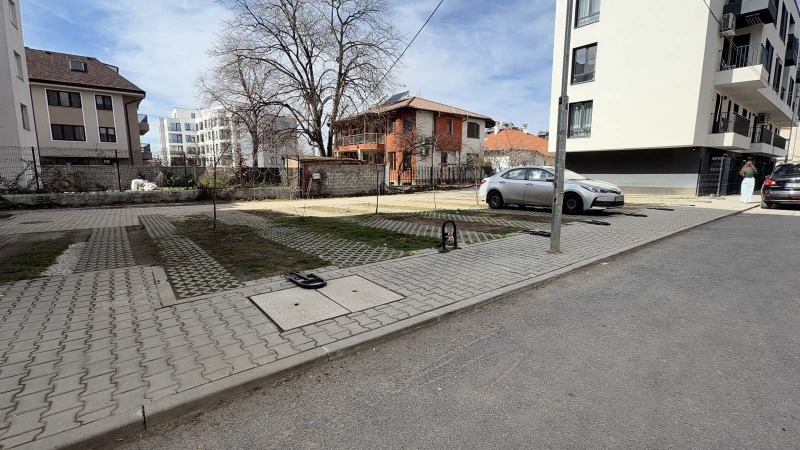 Дава под Наем ПАРКОМЯСТО в град София, Дружба 1 - 12 кв.м / 55 € » 107.57 лв., ЪРБАН ЕСТЕЙТ