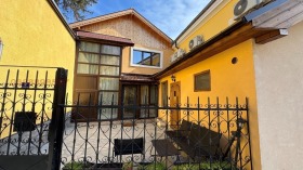 КЪЩА, 70 m2