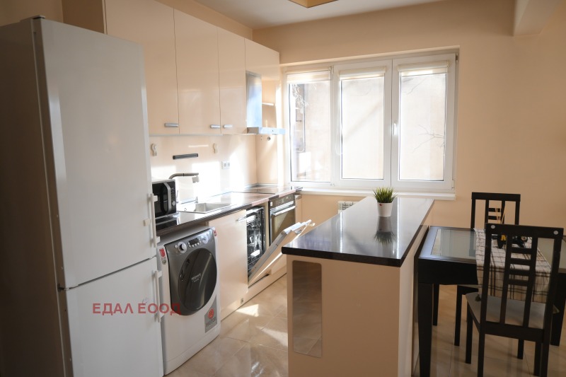 Дава под наем 3-СТАЕН, гр. София, Център, снимка 2 - Апартаменти - 53239129