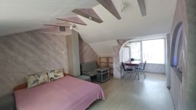 Studio Lazur, Burgas 1