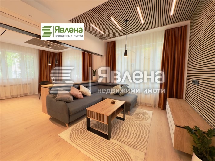 Дава под наем  4-стаен град София , Център , 120 кв.м | 22298043