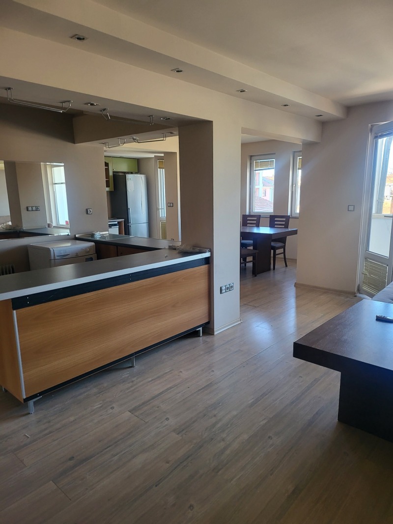 Дава под Наем 3-СТАЕН в град Плевен, Широк център - 150 кв.м / 613.55 € » 1 200 лв., ФОР СЕЛ РЕАЛ ЕСТЕЙТ