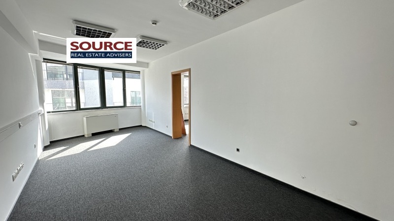 Te huur  Kantoor Sofia , Tsentar , 870 m² | 54104238 - afbeelding [7]