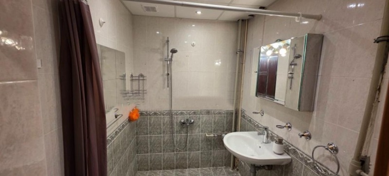 Zu vermieten  1 Schlafzimmer Sofia , Zentar , 70 qm | 96758477 - Bild [7]