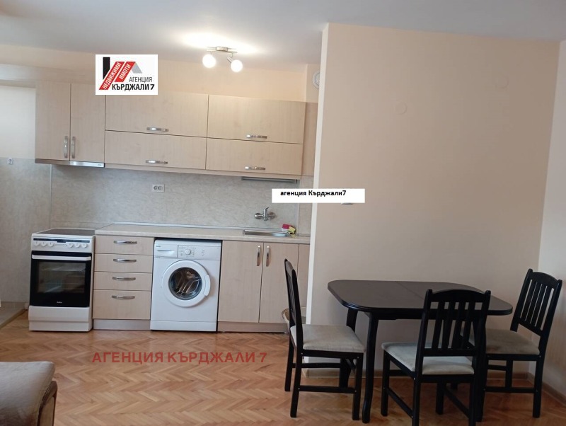Zu vermieten  1 Schlafzimmer Kardschali , Weseltschane , 50 qm | 57431821 - Bild [2]