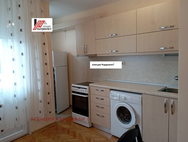 Zu vermieten  1 Schlafzimmer Kardschali , Weseltschane , 50 qm | 57431821