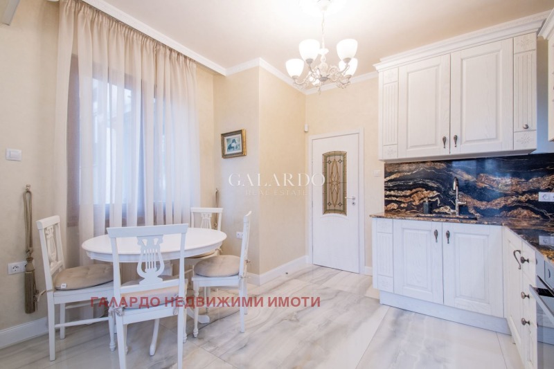 K pronájmu  2 ložnice Sofia , Centar , 110 m2 | 11649971 - obraz [10]
