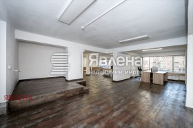 ОФИС, 371 m2