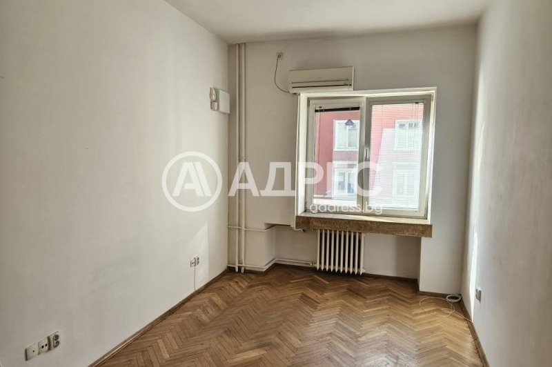 Da affittare  Ufficio Sofia , Tsentar , 18 mq | 23025429 - Immagine [2]