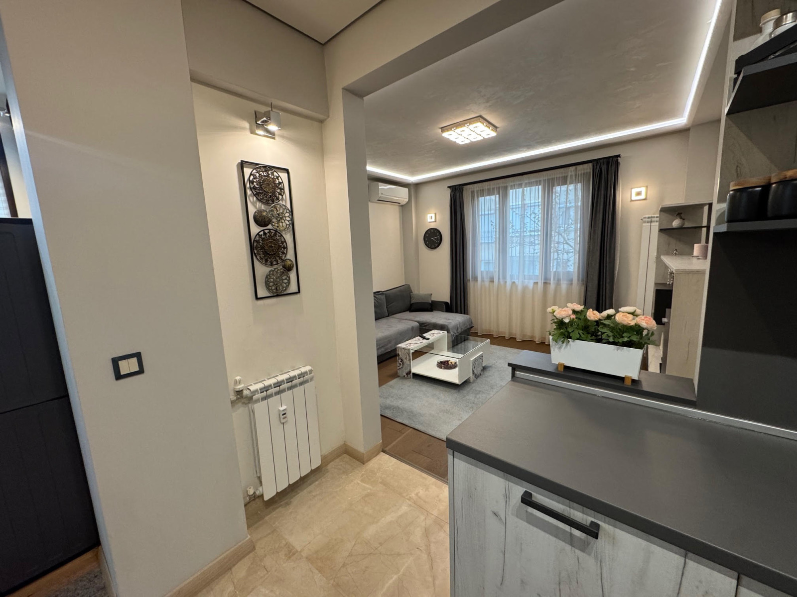 Дава под наем 2-СТАЕН, гр. София, Център