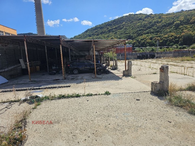 Kiadó  Cselekmény Pernik , Kristal , 6000 négyzetméter | 92143640 - kép [4]