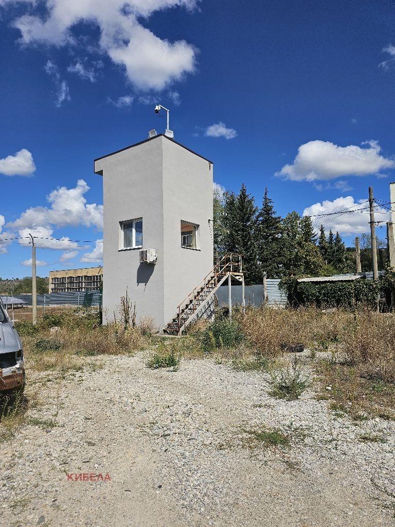 Kiadó  Cselekmény Pernik , Kristal , 6000 négyzetméter | 92143640 - kép [6]
