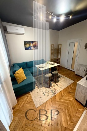 1 dormitor Țentâr, Varna