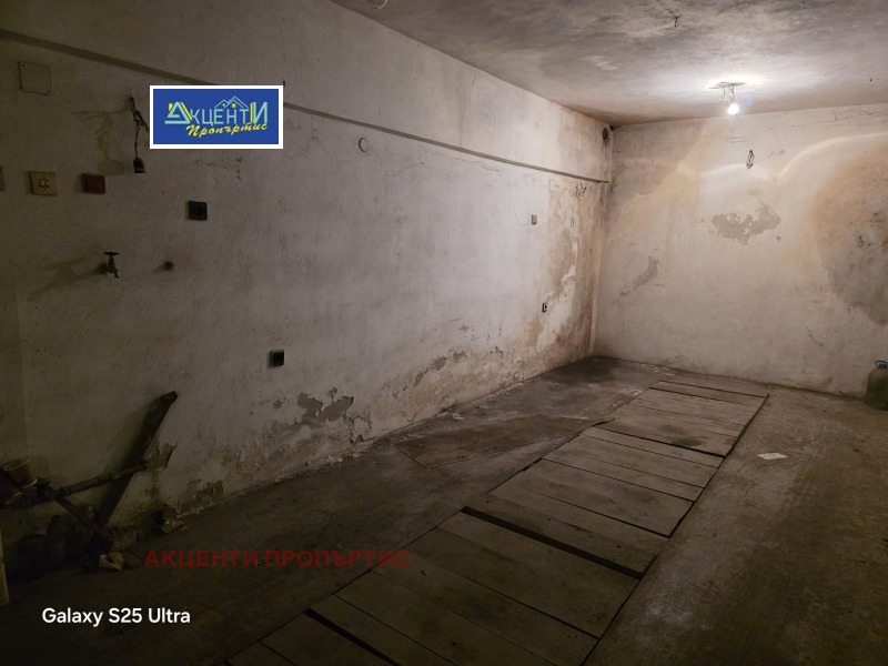 Дава под наем ГАРАЖ, ПАРКОМЯСТО, гр. Велико Търново, Център, снимка 3 - Гаражи и паркоместа - 52600779