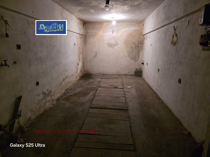 Дава под наем ГАРАЖ, ПАРКОМЯСТО, гр. Велико Търново, Център, снимка 2 - Гаражи и паркоместа - 52600779