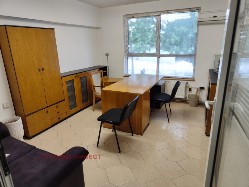 Дава под Наем ОФИС в град Русе, Център - 17 кв.м / 170 € » 332.49 лв., СТОЛИЦА ИНВЕСТ