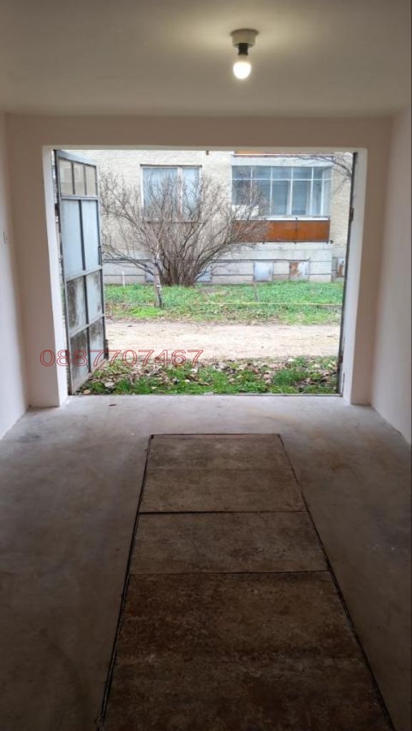 Дава под наем ГАРАЖ, ПАРКОМЯСТО, гр. Разград, Център, снимка 2 - Гаражи и паркоместа - 53110586