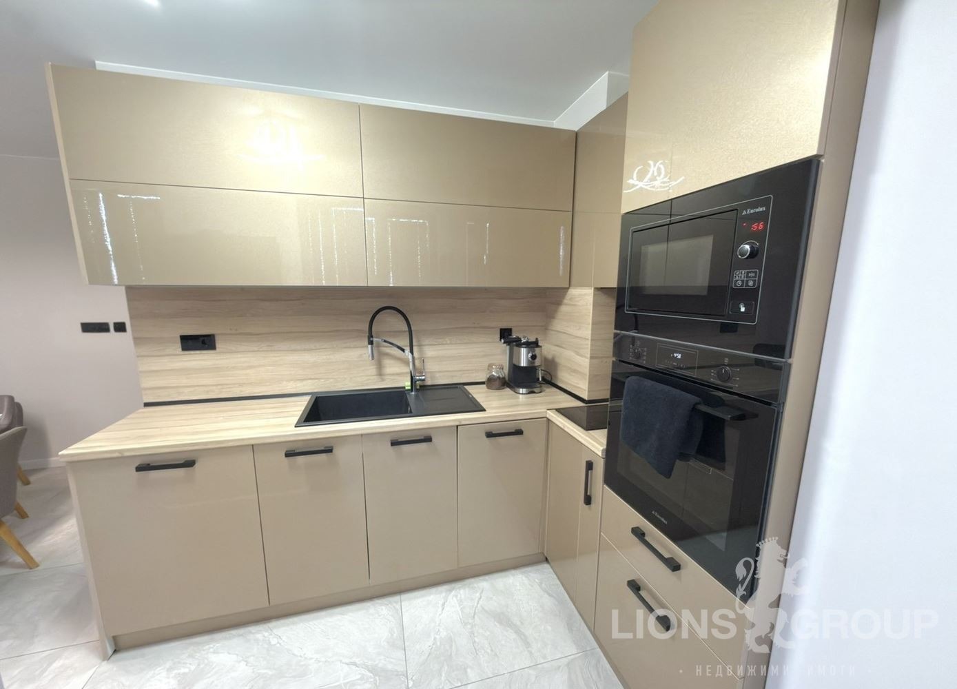 Дава под наем МНОГОСТАЕН, гр. Варна, Базар Левски, снимка 7 - Апартаменти - 54217555