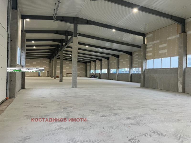 Para alugar  Armazenar Plovdiv , Industrialna zona - Sever , 2800 m² | 26665684 - imagem [2]