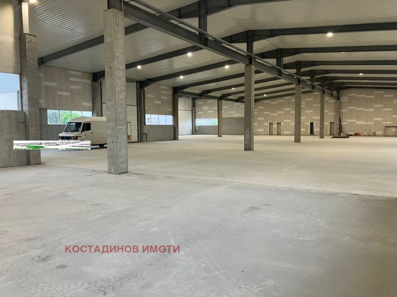 Do wynajęcia  Składowanie Plowdiw , Industrialna zona - Sewer , 2800 mkw | 26665684