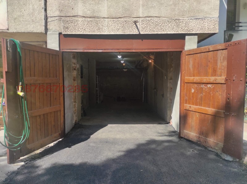 Дава под наем ГАРАЖ, ПАРКОМЯСТО, гр. София, Център, снимка 2 - Гаражи и паркоместа - 52784844