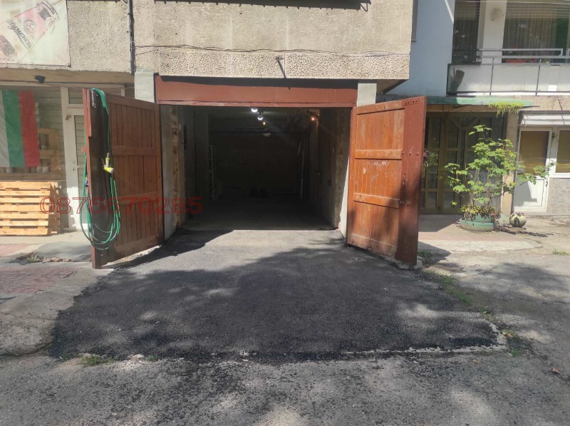 Дава под наем ГАРАЖ, ПАРКОМЯСТО, гр. София, Център, снимка 3 - Гаражи и паркоместа - 52784844