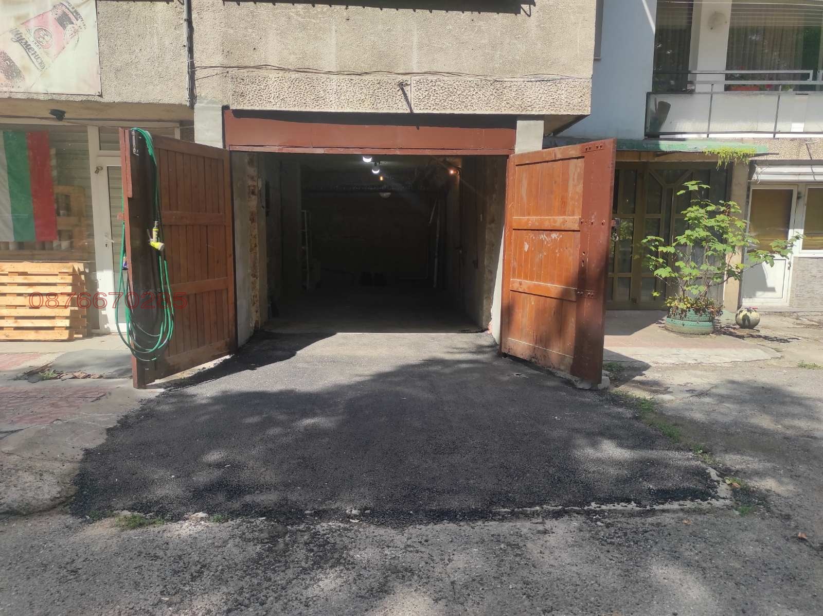 Дава под наем ГАРАЖ, ПАРКОМЯСТО, гр. София, Център, снимка 3 - Гаражи и паркоместа - 54003886