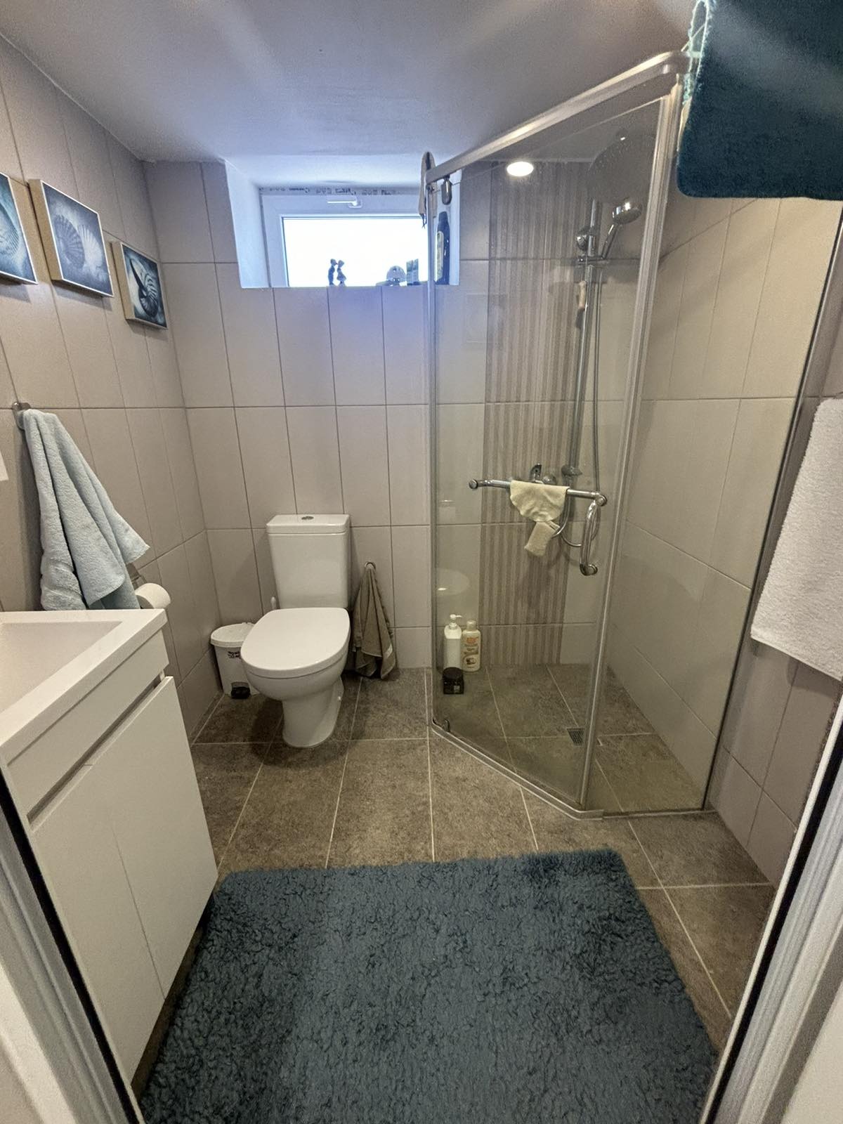 Дава под наем КЪЩА, гр. Карлово, област Пловдив, снимка 15 - Къщи - 55902379