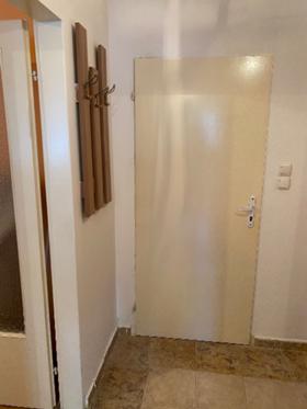 Studie Mladost 3, Sofia 12