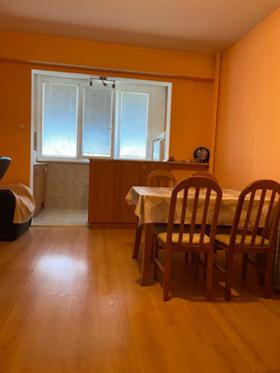 Studie Mladost 3, Sofia 1
