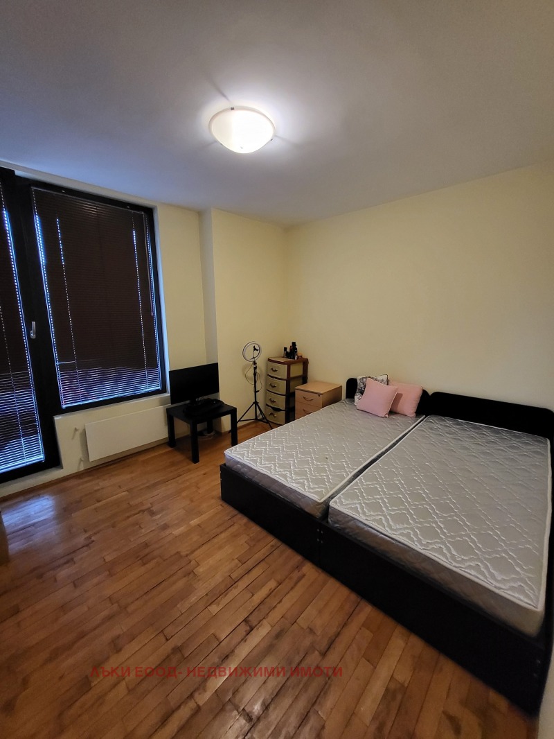 Дава под наем 3-СТАЕН, гр. София, Център, снимка 5 - Апартаменти - 52885497