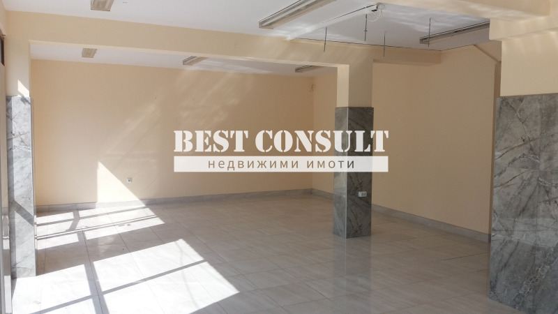 Дава под наем МАГАЗИН, гр. Русе, Център, снимка 3 - Магазини - 53067119