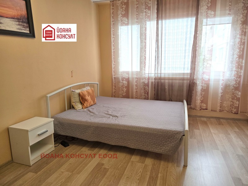 De inchiriat  2 dormitoare Pleven , Șiroc țentâr , 70 mp | 91183877