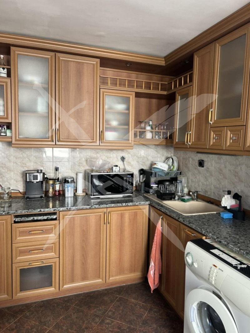 Дава под нем  3-стаен, град Варна, Цветен квартал •  350 € • ID 24632269 — holmes.bg - [1] 