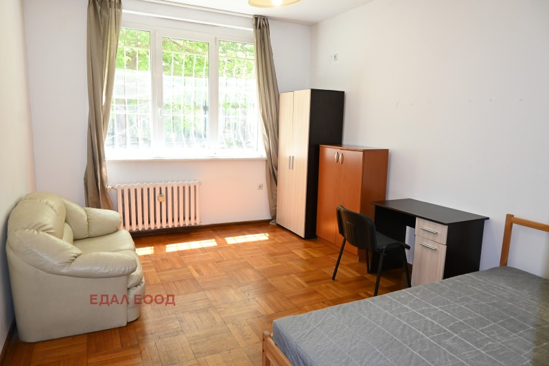 Zu vermieten  3 Schlafzimmer Sofia , Zentar , 140 qm | 23764818 - Bild [3]