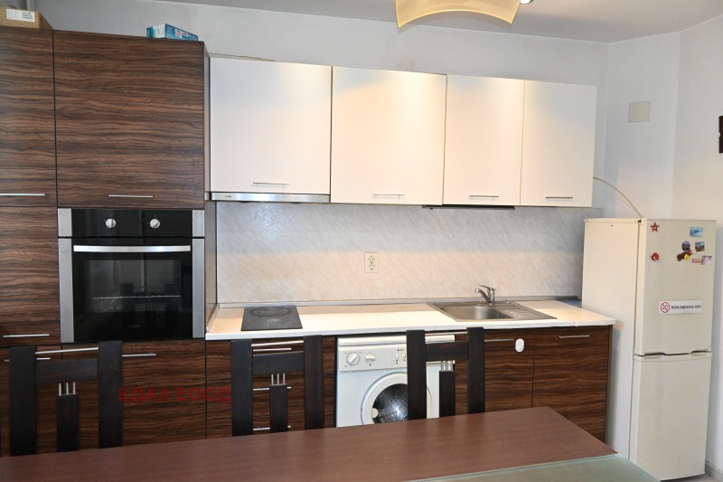 Zu vermieten  3 Schlafzimmer Sofia , Zentar , 140 qm | 23764818 - Bild [7]