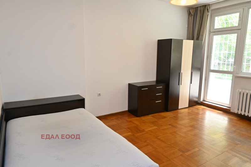 Zu vermieten  3 Schlafzimmer Sofia , Zentar , 140 qm | 23764818 - Bild [5]