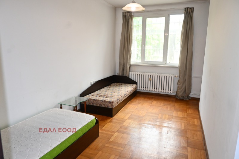 Zu vermieten  3 Schlafzimmer Sofia , Zentar , 140 qm | 23764818 - Bild [10]