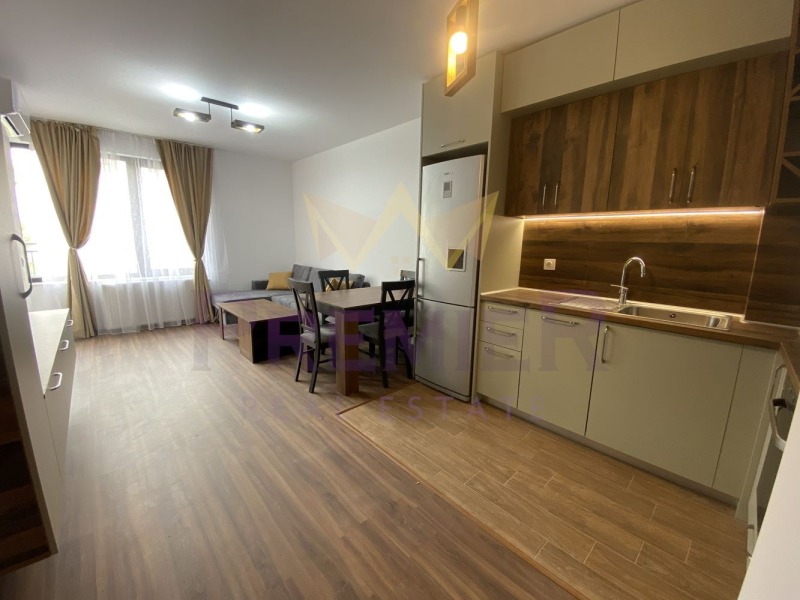 Til leie  1 soverom Sofia , Tsentar , 69 kvm | 38486528 - bilde [3]