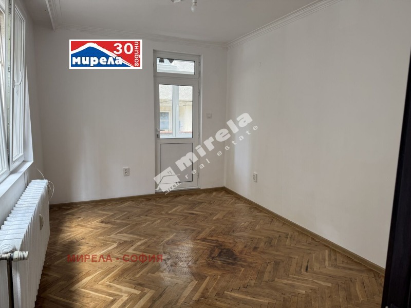 Издаје се  2 спаваће собе Софија , Центар , 102 м2 | 67906857 - слика [3]
